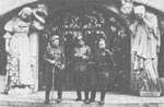 Е. А. Белецкий (крайний справа) со своими однополчанами в Аустерлице. Чехословакия, 1945 г