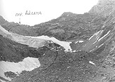 Вид на перевал Айлама с верховьев цирка ледника Байтор Западный